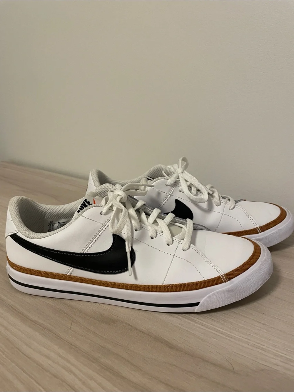 Nike Court Legacy DA5380-102 White Desert Ochre Gum Light Brown Boys Size 7Y